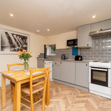 Pass The Keys Lovely 1 Bed Apartment With Free Parking บาธ ภายนอก รูปภาพ